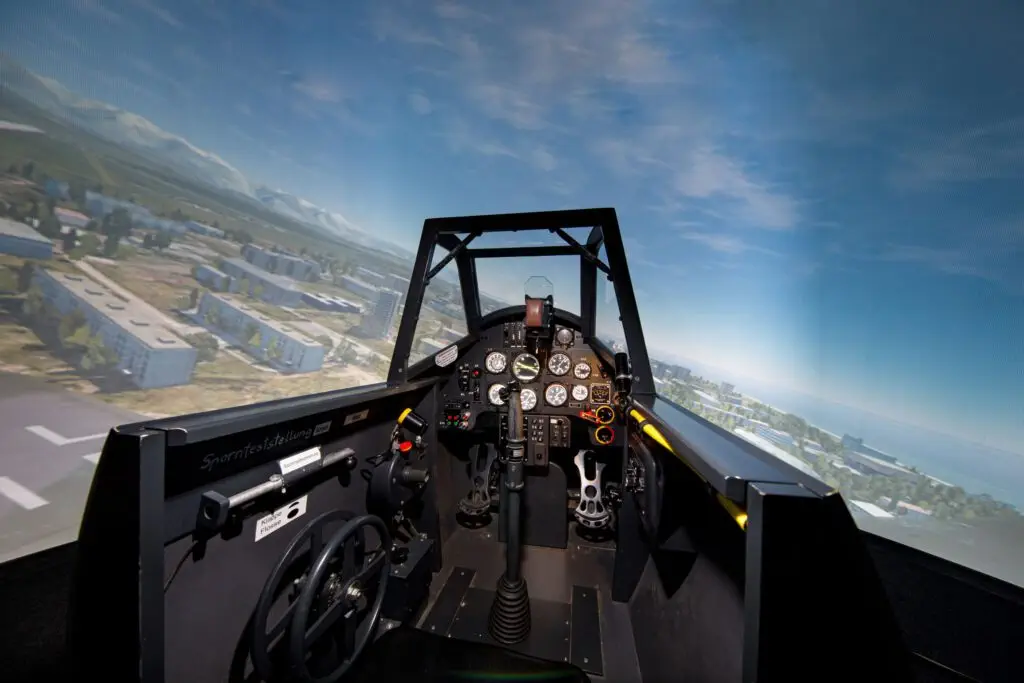 Einblick in den Flugsimulator, der Teil der Museumsausstellung ist.