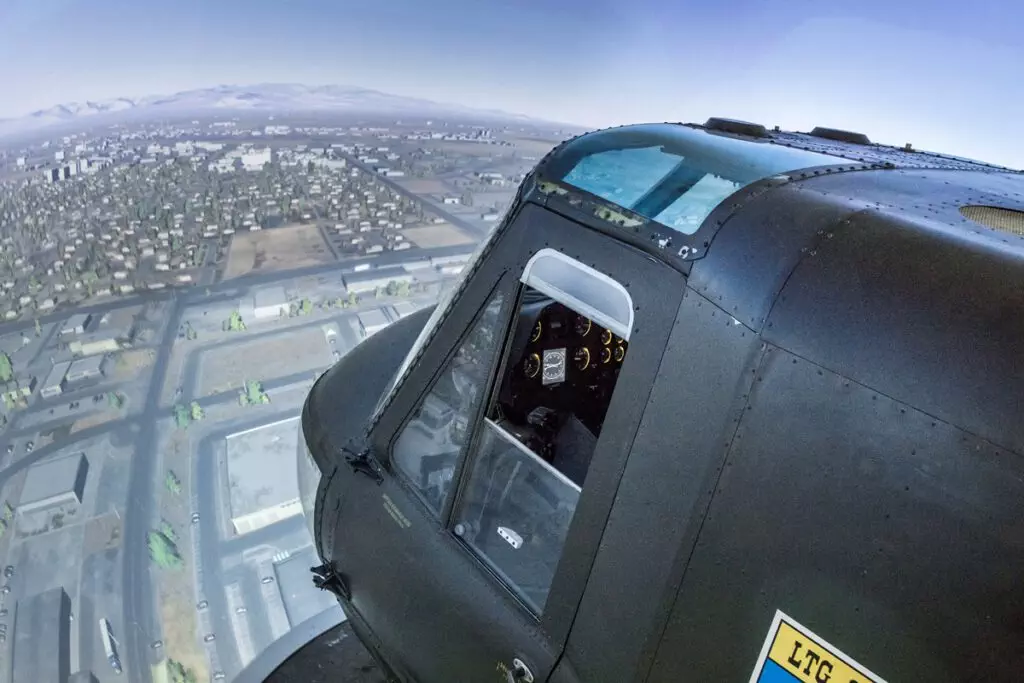 Einblick in den Flugsimulator, der Teil der Museumsausstellung ist.